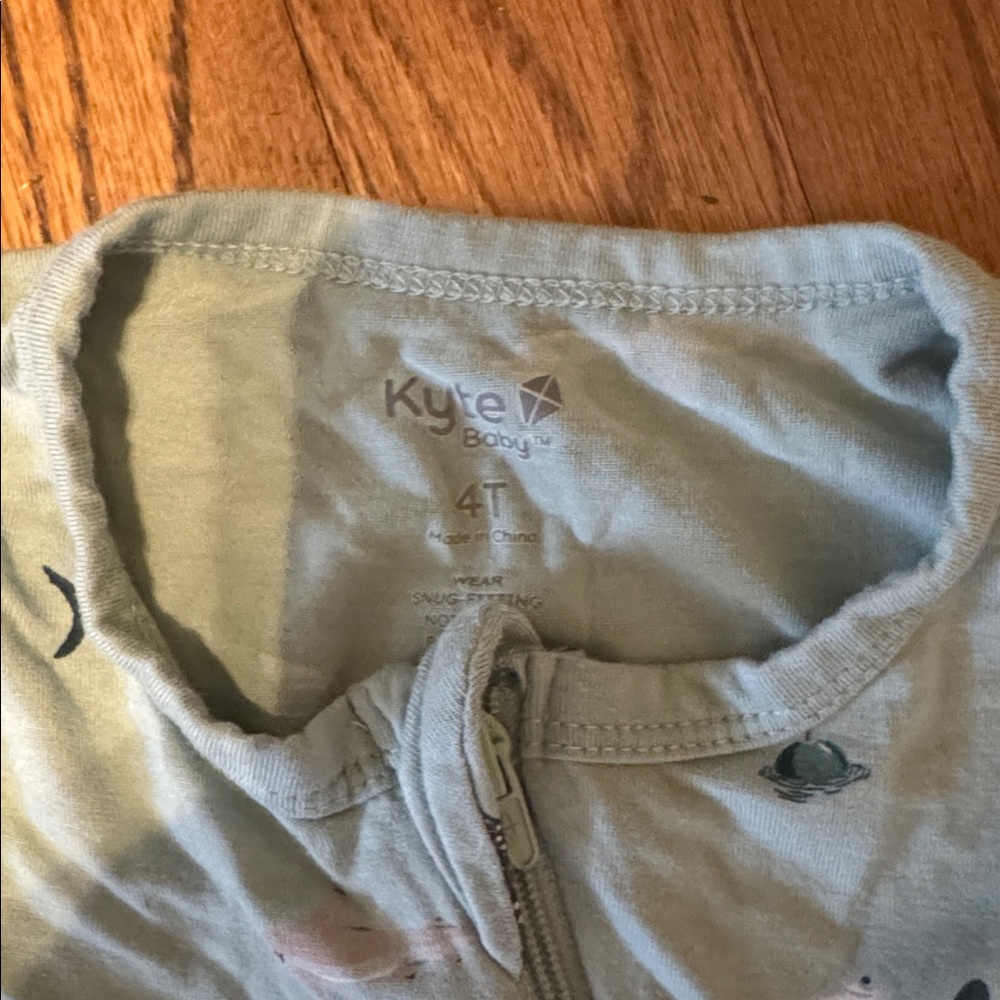 Kyte Baby 4T Bundle Blue and Sage Shark Print Kids One Piece - Picture 4 of 4